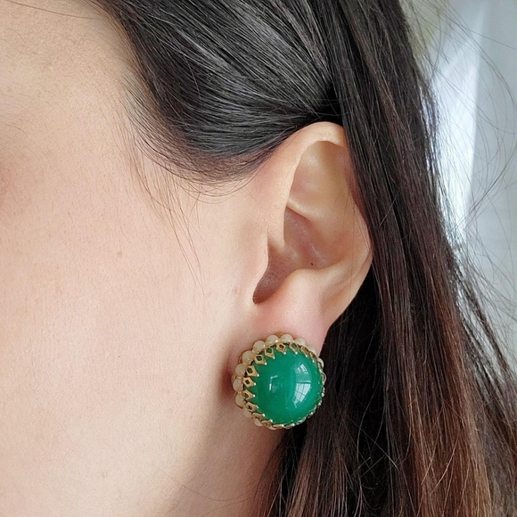 Vintage Green Gemstone Clipon Stud Earrings - Picture 6 of 8